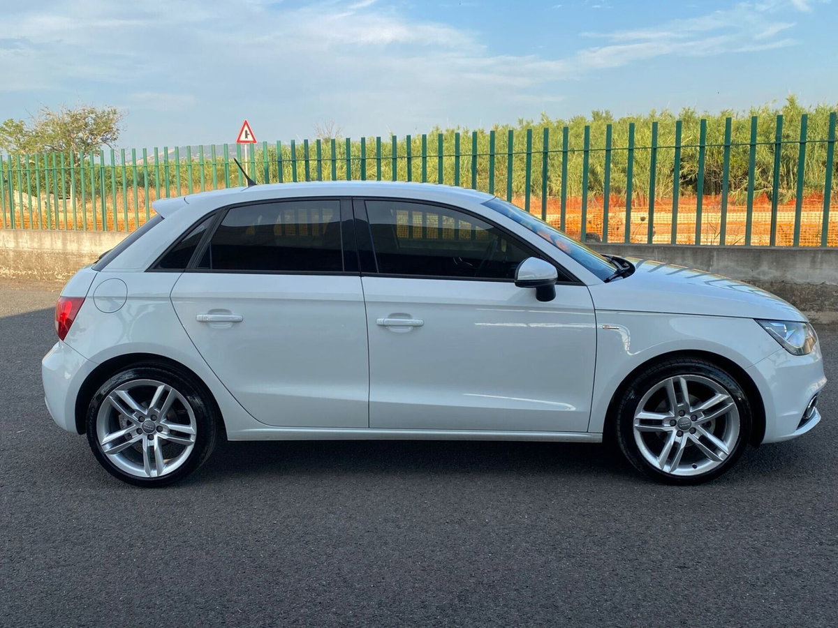 Audi A1 1.6 TDI S tronic S line edition (7)