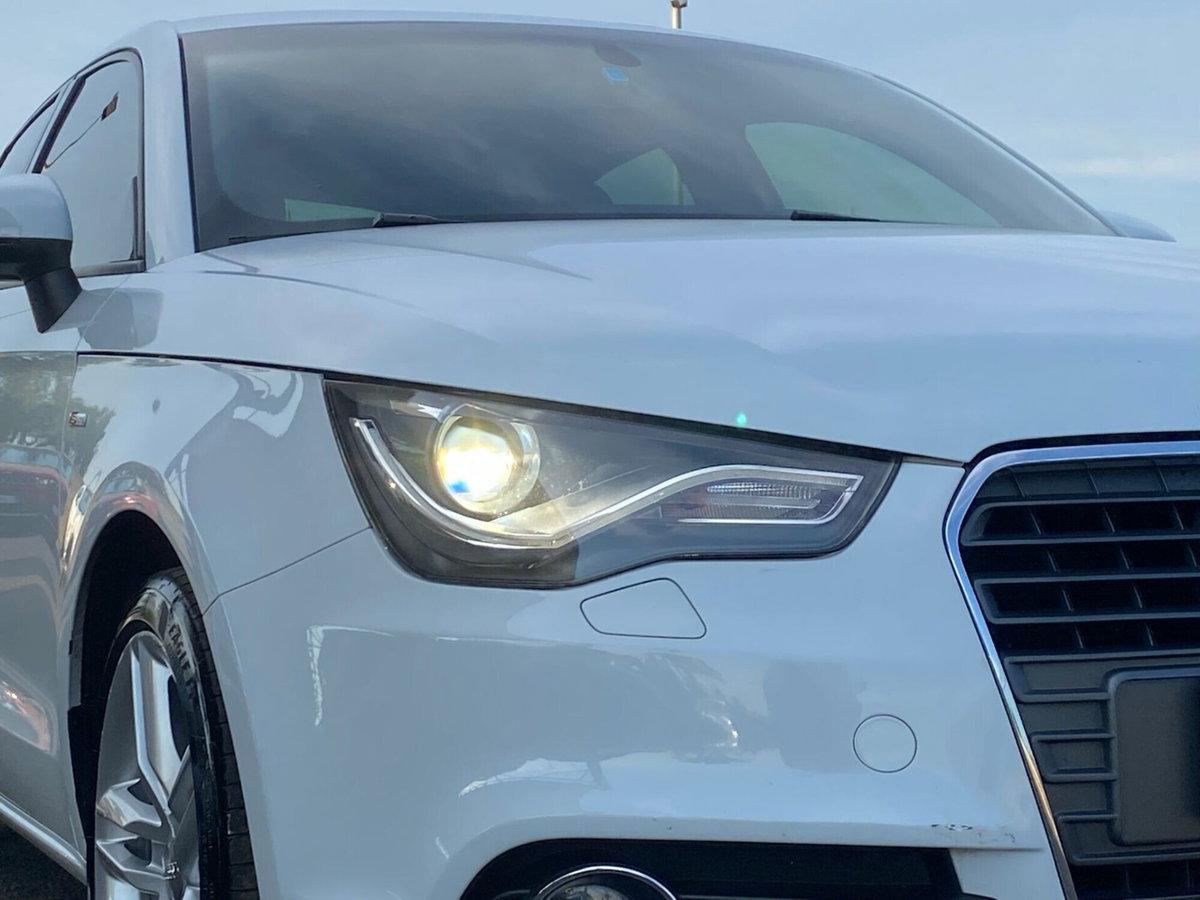 Audi A1 1.6 TDI S tronic S line edition (8)