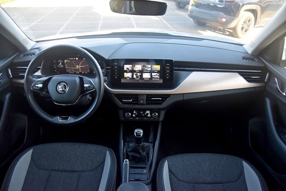 Skoda Kamiq 1.0 TSI 110 CV DSG Style (10)