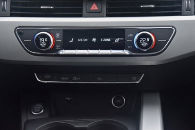 Audi A4 Avant 35 TDI/163 CV S tronic S line edition (17)