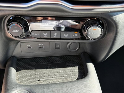 Nissan Juke 1.0 dig-t Tekna 114cv (13)