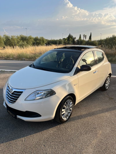 Lancia Ypsilon 1.2 69 CV 5 porte Silver usata