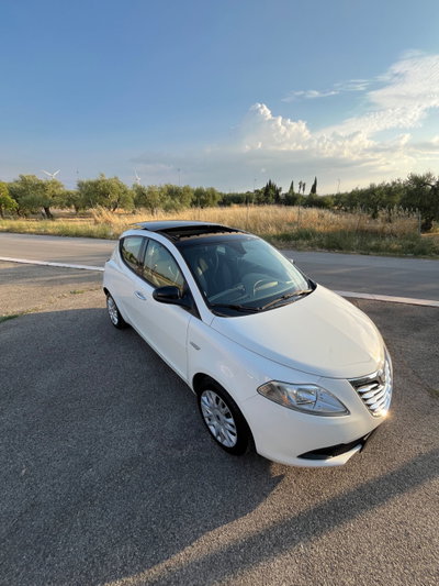 Lancia Ypsilon 1.2 69 CV 5 porte Silver (10)