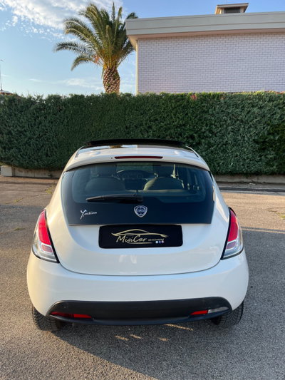 Lancia Ypsilon 1.2 69 CV 5 porte Silver (13)