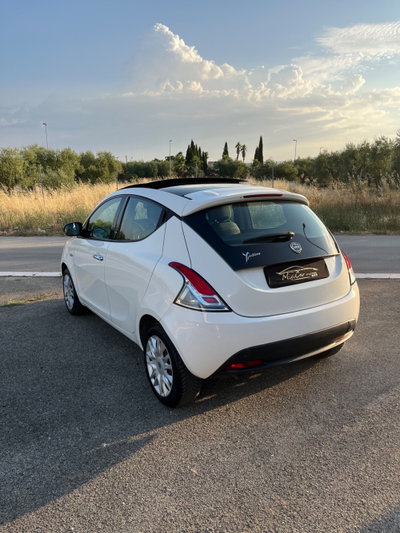 Lancia Ypsilon 1.2 69 CV 5 porte Silver (15)