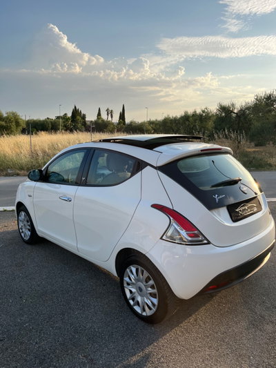 Lancia Ypsilon 1.2 69 CV 5 porte Silver (17)
