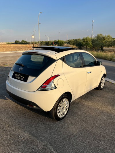 Lancia Ypsilon 1.2 69 CV 5 porte Silver (18)