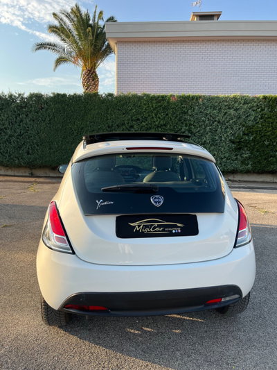 Lancia Ypsilon 1.2 69 CV 5 porte Silver (7)