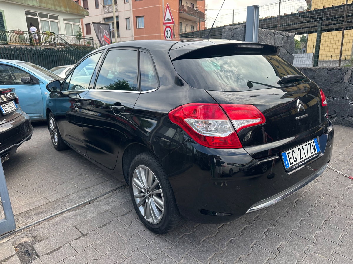 Citroen C4 1.6 HDi 110CV Classique (3)