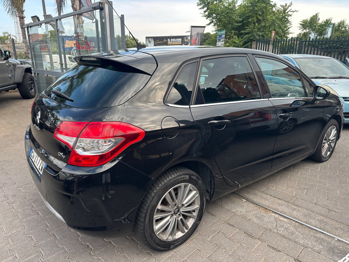 Citroen C4 1.6 HDi 110CV Classique (4)