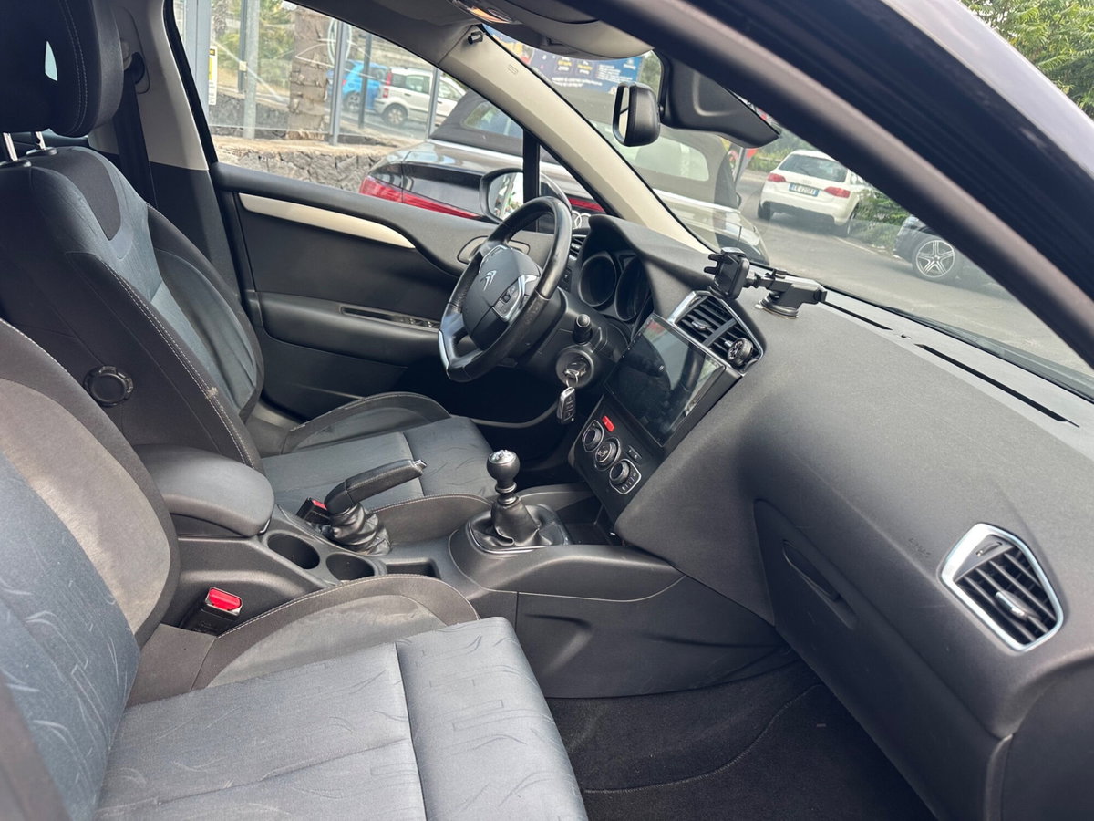 Citroen C4 1.6 HDi 110CV Classique (8)