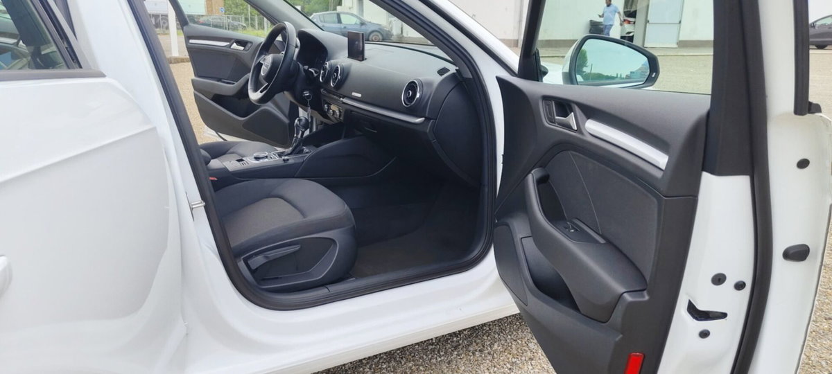Audi A3 Sportback 30 TDI Admired (14)