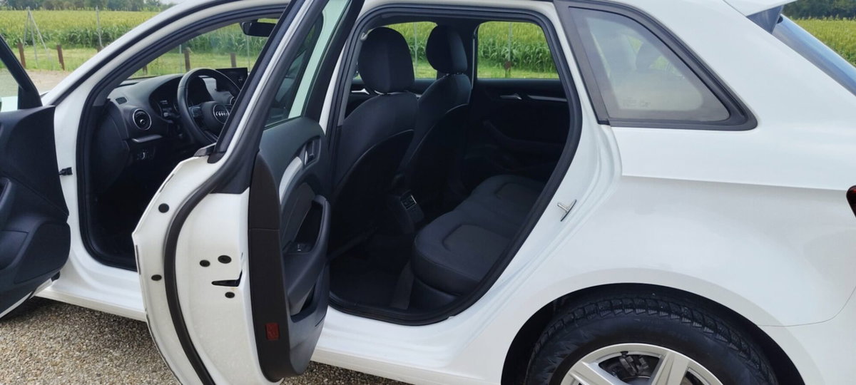 Audi A3 Sportback 30 TDI Admired (15)