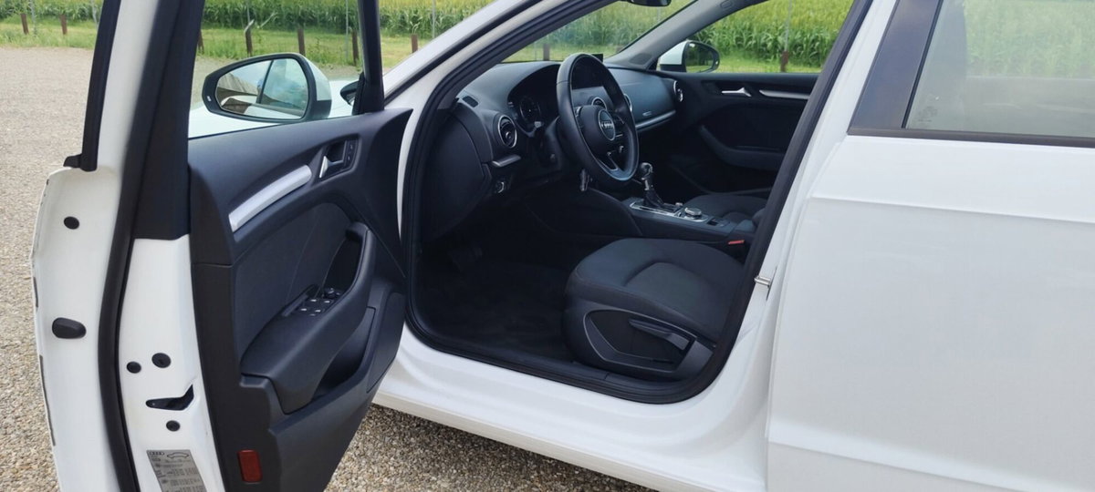Audi A3 Sportback 30 TDI Admired (18)