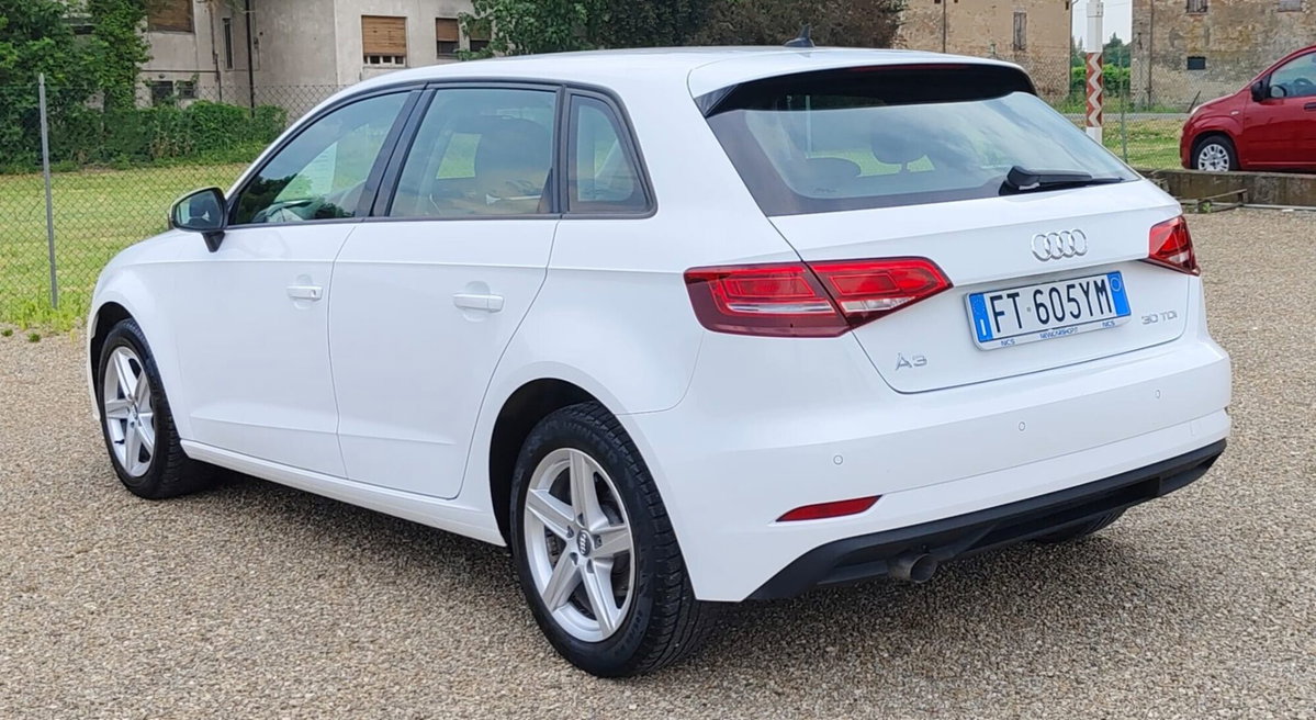 Audi A3 Sportback 30 TDI Admired (6)