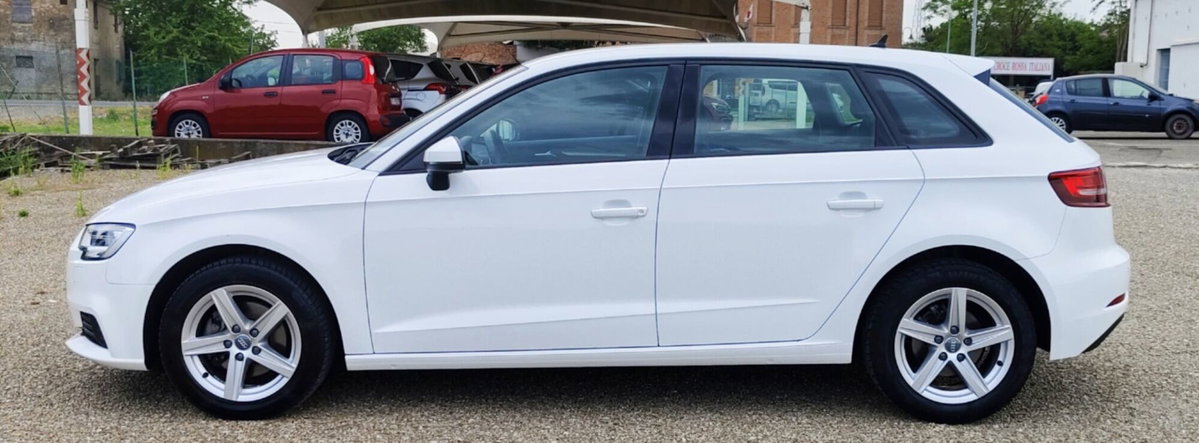 Audi A3 Sportback 30 TDI Admired (8)