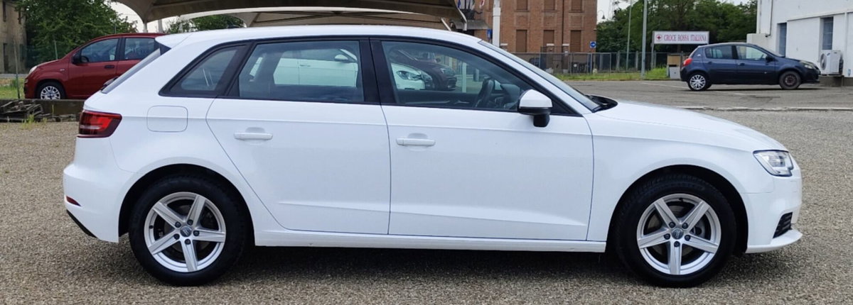 Audi A3 Sportback 30 TDI Admired (9)