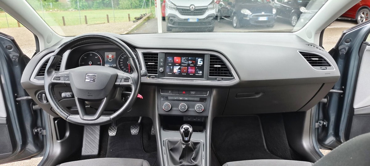 SEAT Leon 1.6 TDI 115 CV 5p. Business (14)
