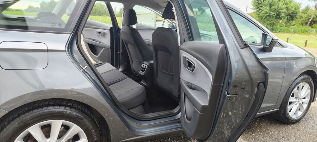 SEAT Leon 1.6 TDI 115 CV 5p. Business (15)