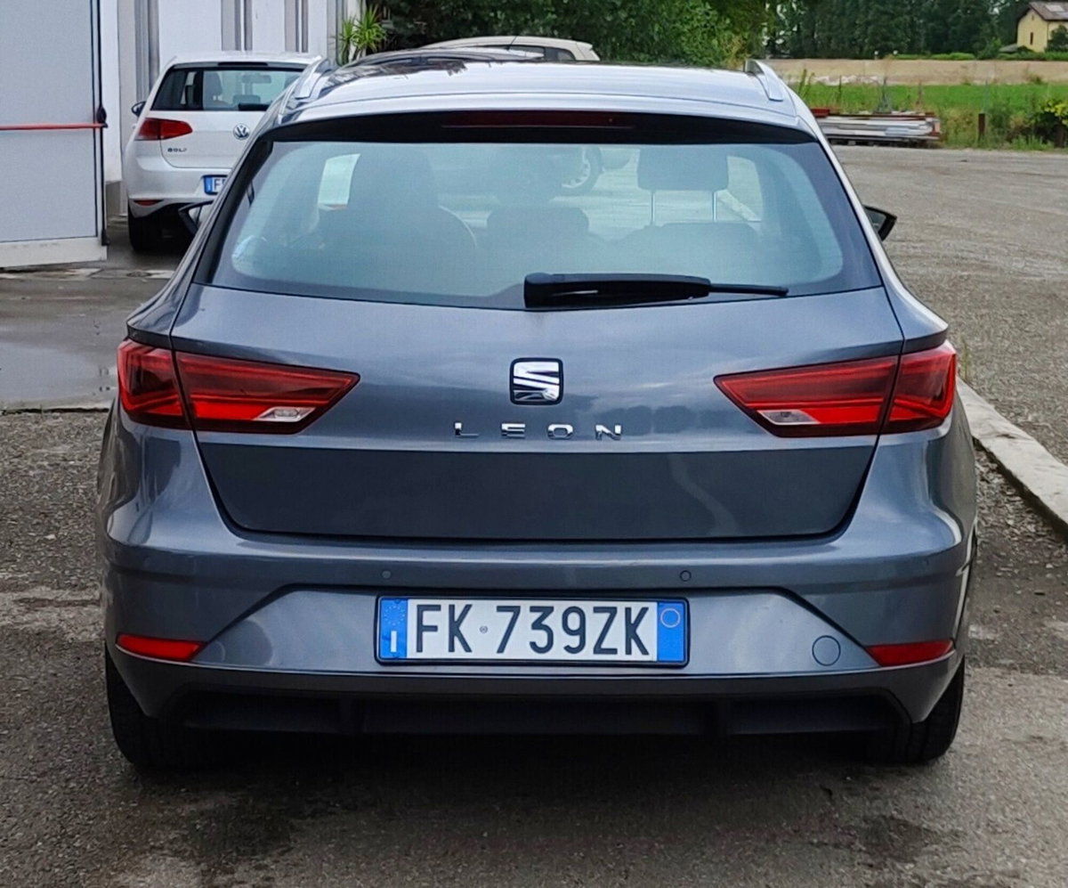 SEAT Leon 1.6 TDI 115 CV 5p. Business (6)