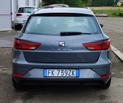 SEAT Leon 1.6 TDI 115 CV 5p. Business (6)