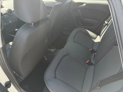 Audi A1 1.6 TDI Ambition (11)