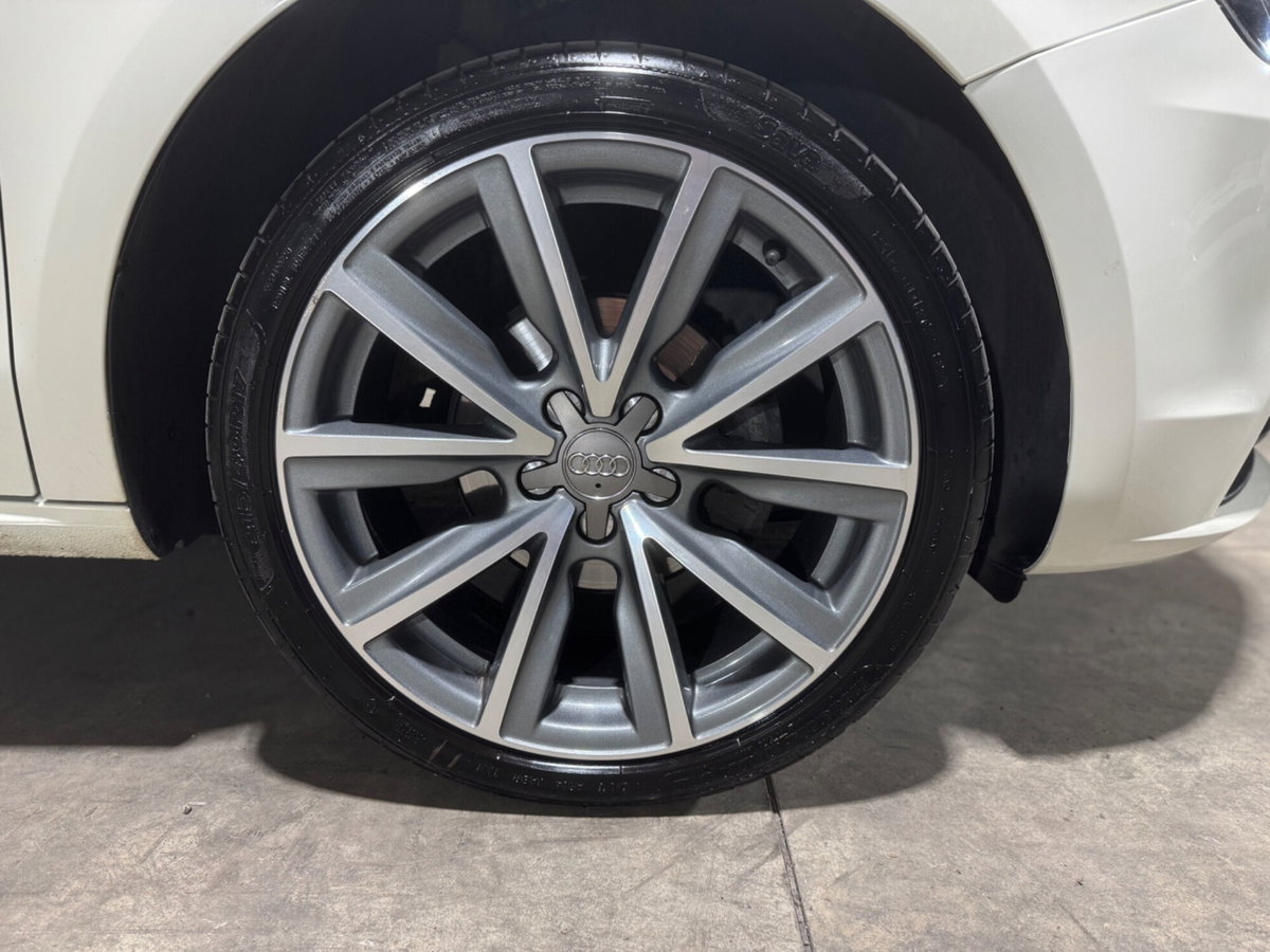 Audi A1 1.6 TDI Ambition (9)