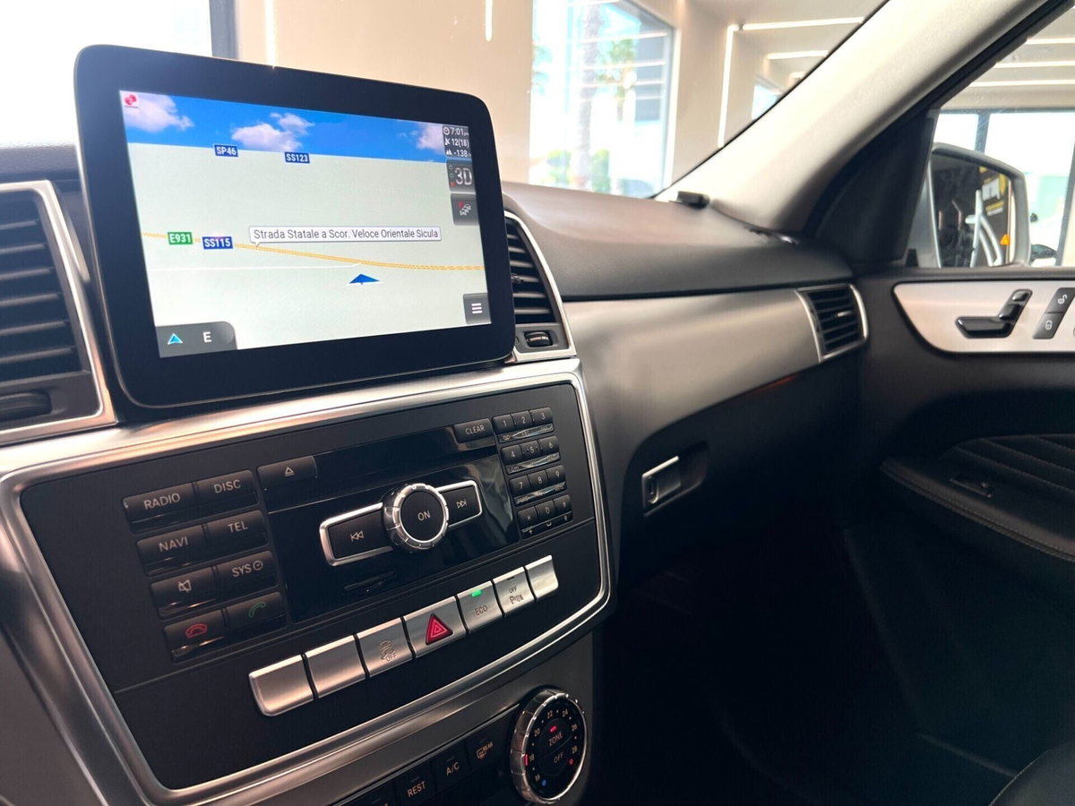 Mercedes-Benz Classe ML 350 BlueTEC 4Matic Premium (14)