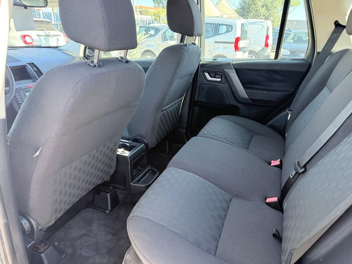 Land Rover Freelander 2.2 TD4 S.W. HSE (19)