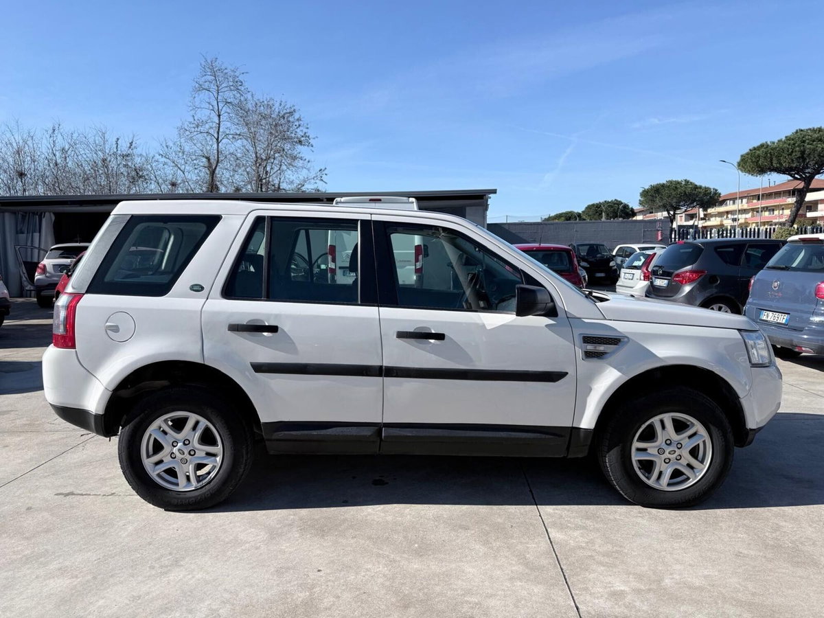 Land Rover Freelander 2.2 TD4 S.W. HSE (9)