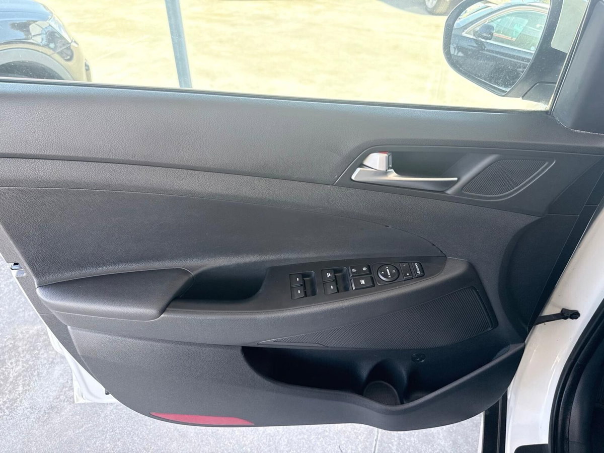 Hyundai Tucson 1.7 CRDi Sound Edition (16)
