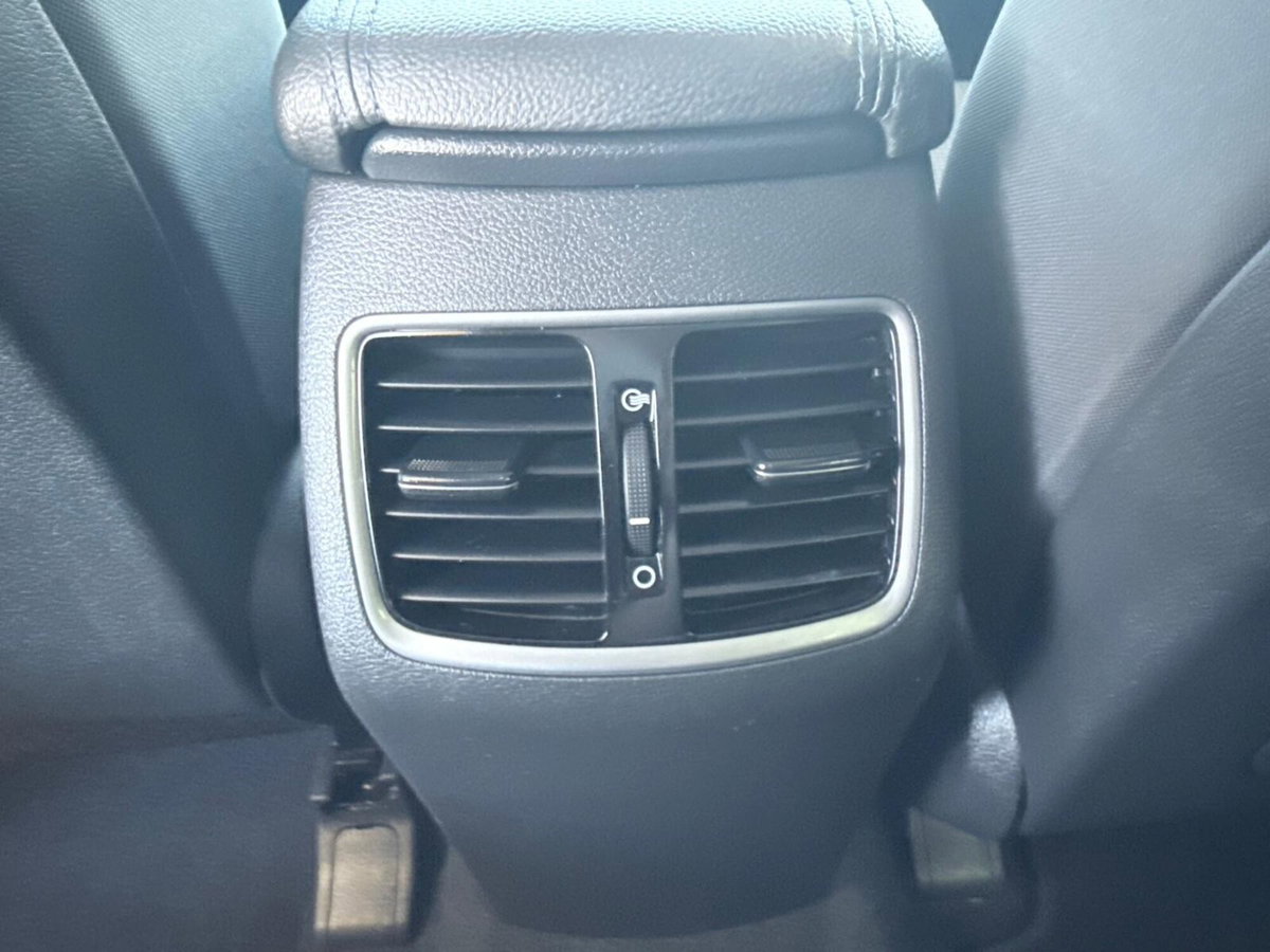 Hyundai Tucson 1.7 CRDi Sound Edition (19)