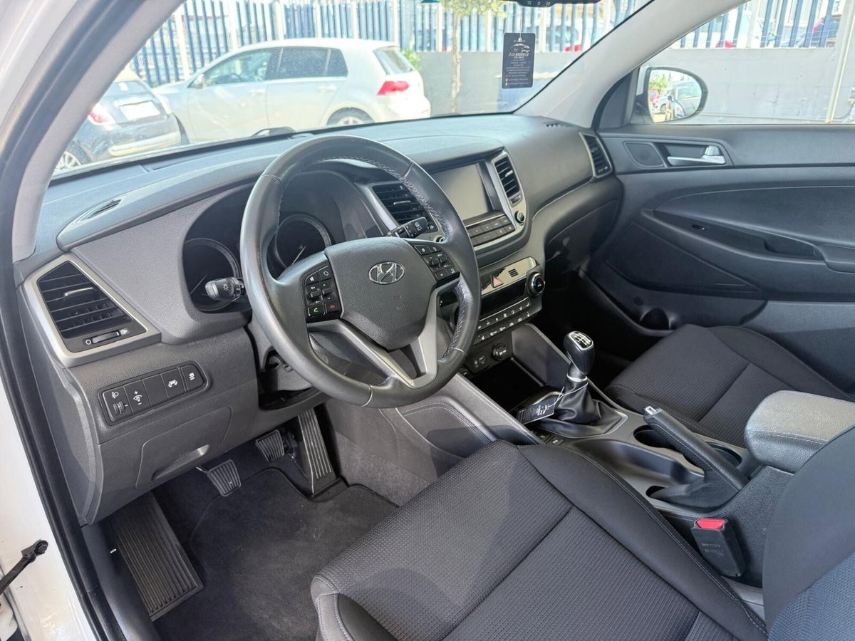 Hyundai Tucson 1.7 CRDi Sound Edition (9)
