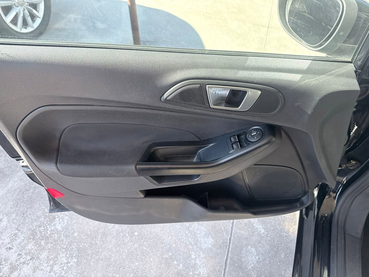 Ford Fiesta 1.0 80CV 5 porte Titanium (17)