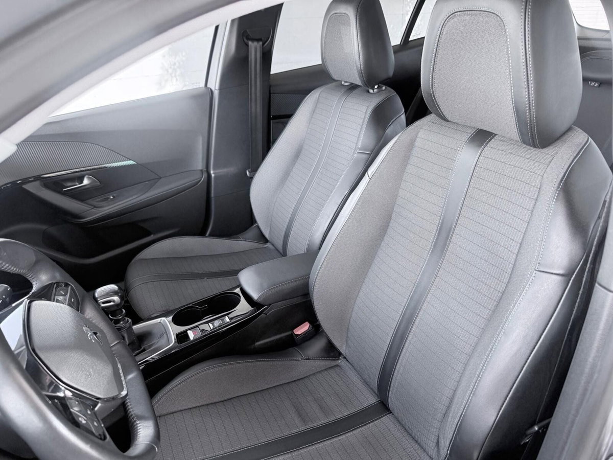 Peugeot 2008 BlueHDi 110 S&S GT (11)