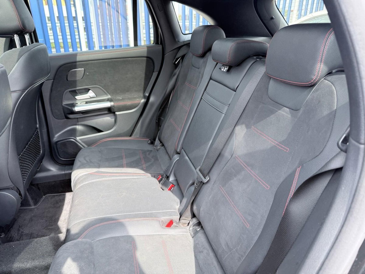 Mercedes-Benz GLA SUV 220 d Automatic 4Matic Premium (17)