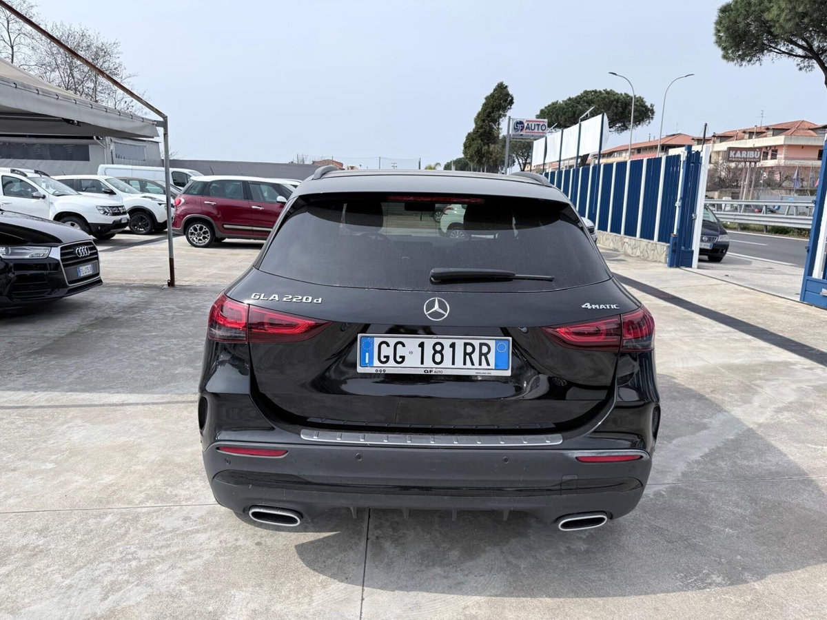 Mercedes-Benz GLA SUV 220 d Automatic 4Matic Premium (4)