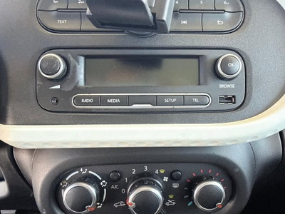 Renault Twingo 1.0 SCe Live (15)