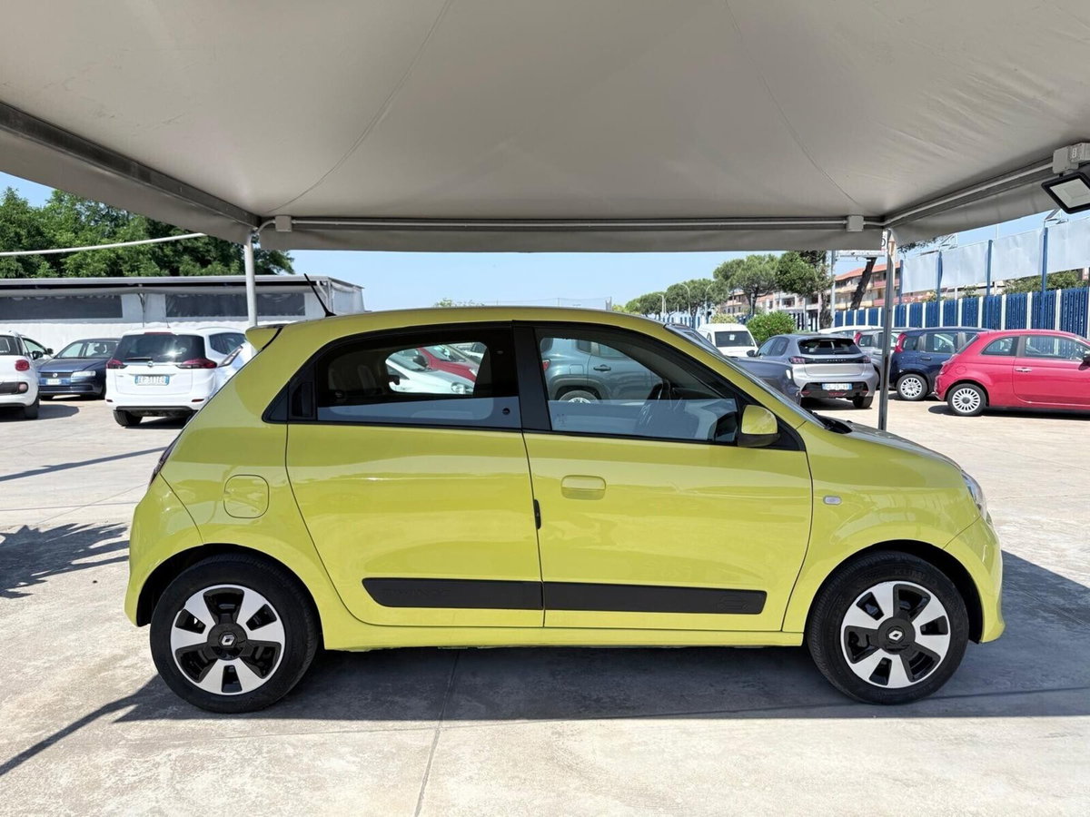 Renault Twingo 1.0 SCe Live (8)