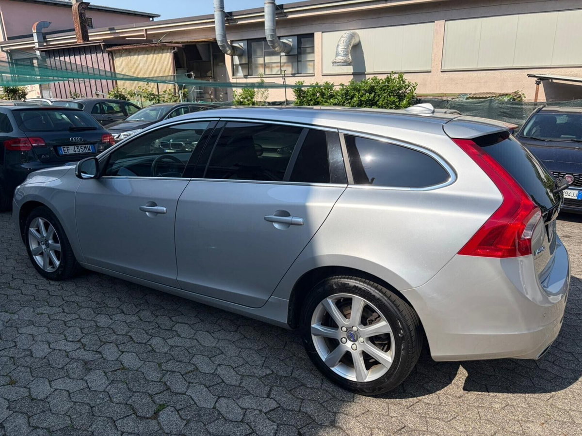 Volvo V60 D3 Momentum Business (6)