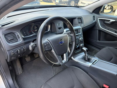 Volvo V60 D3 Momentum Business (7)