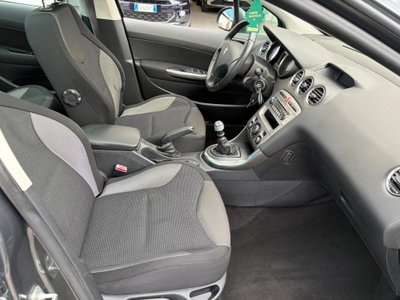 Peugeot 308 1.6 THP 156CV 5p. Féline (10)
