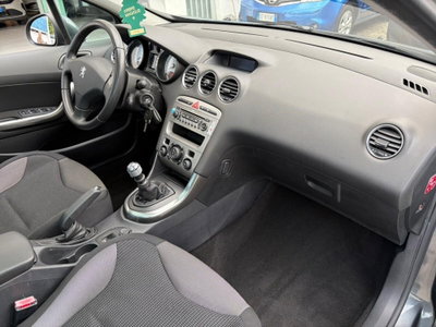 Peugeot 308 1.6 THP 156CV 5p. Féline (11)