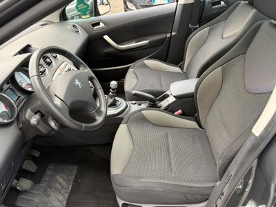 Peugeot 308 1.6 THP 156CV 5p. Féline (7)
