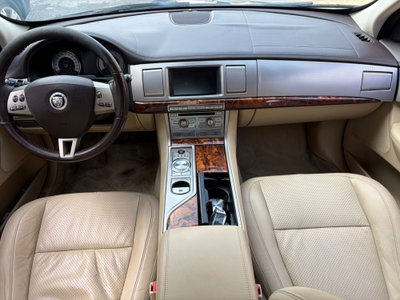 Jaguar XF 3.0 V6 Luxury (13)