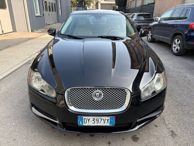 Jaguar XF 3.0 V6 Luxury (2)