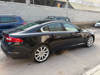 Jaguar XF 3.0 V6 Luxury (4)