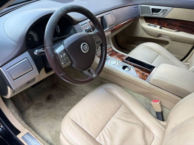 Jaguar XF 3.0 V6 Luxury (8)