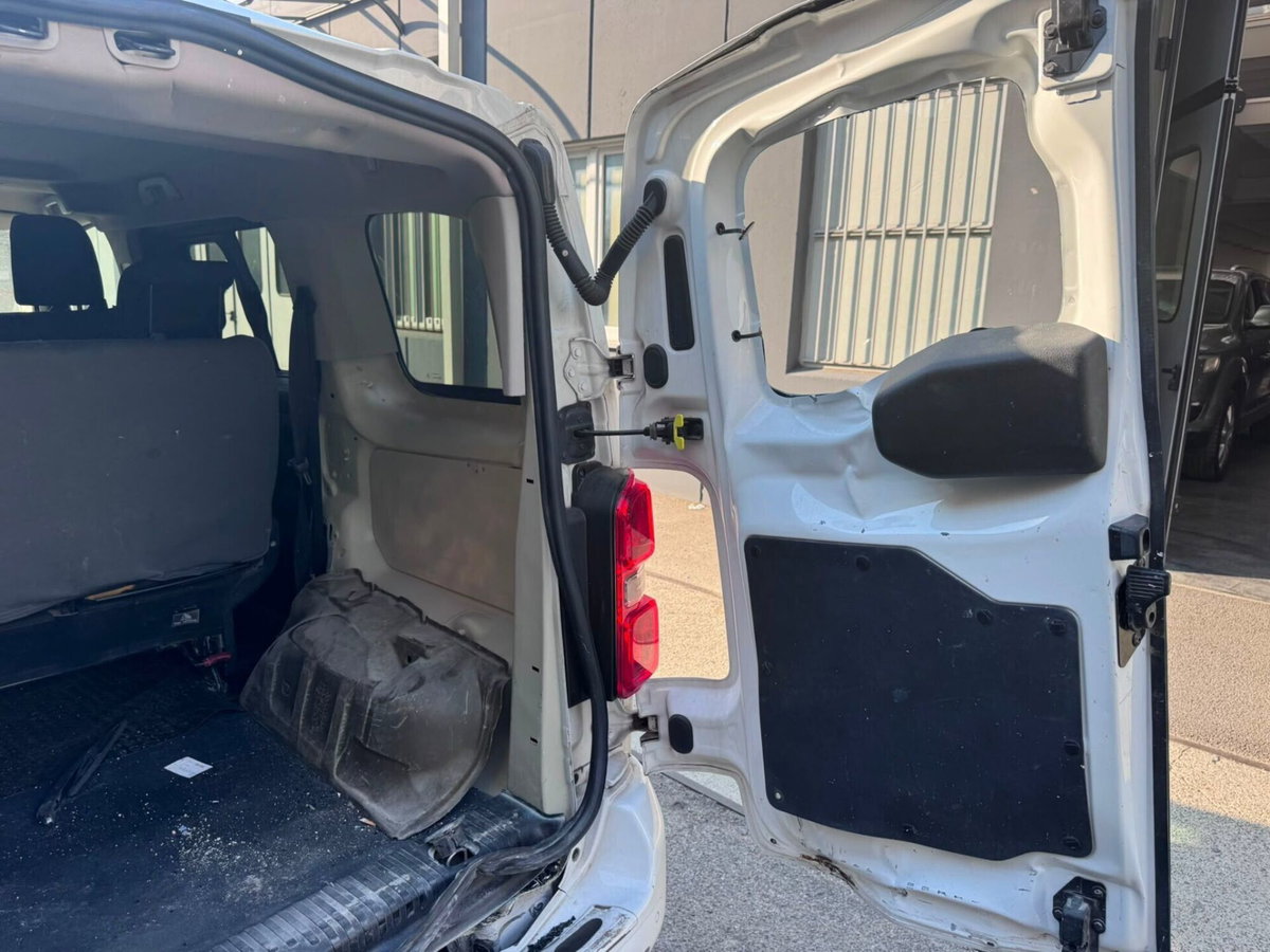 Toyota Proace Verso Verso 1.6D L1 D Lounge (11)