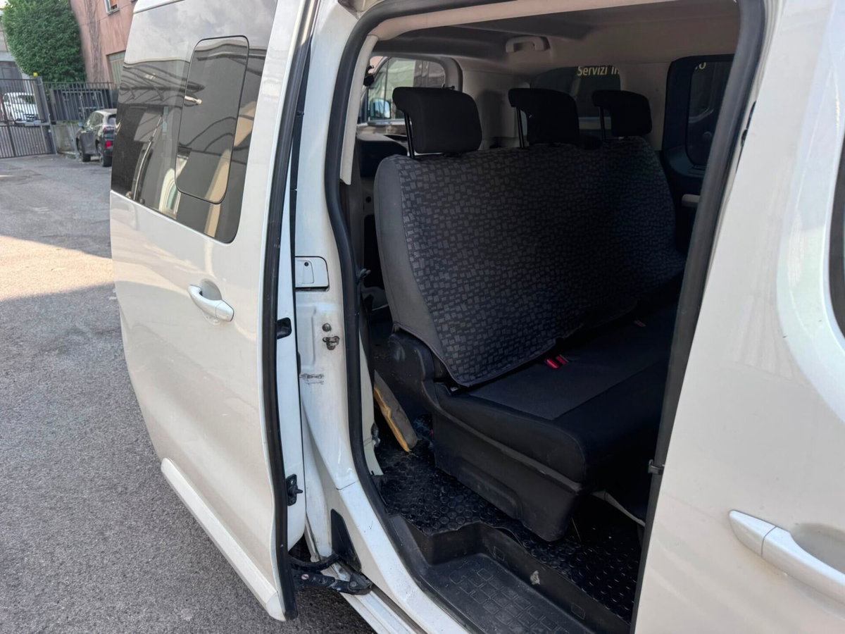 Toyota Proace Verso Verso 1.6D L1 D Lounge (13)